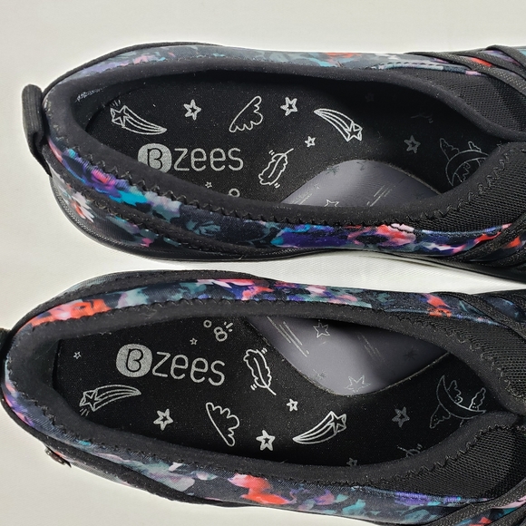 Bzees Rosie Black Floral Comfort Slip-Ons Size 9M - Picture 4 of 7